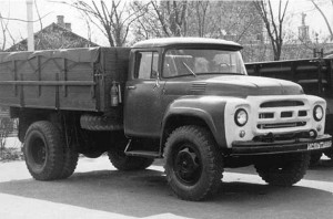 Предсерийные варианты ЗИЛ-130 1960–1962 гг. с поисковыми решениями оформления облицовки радиатора
